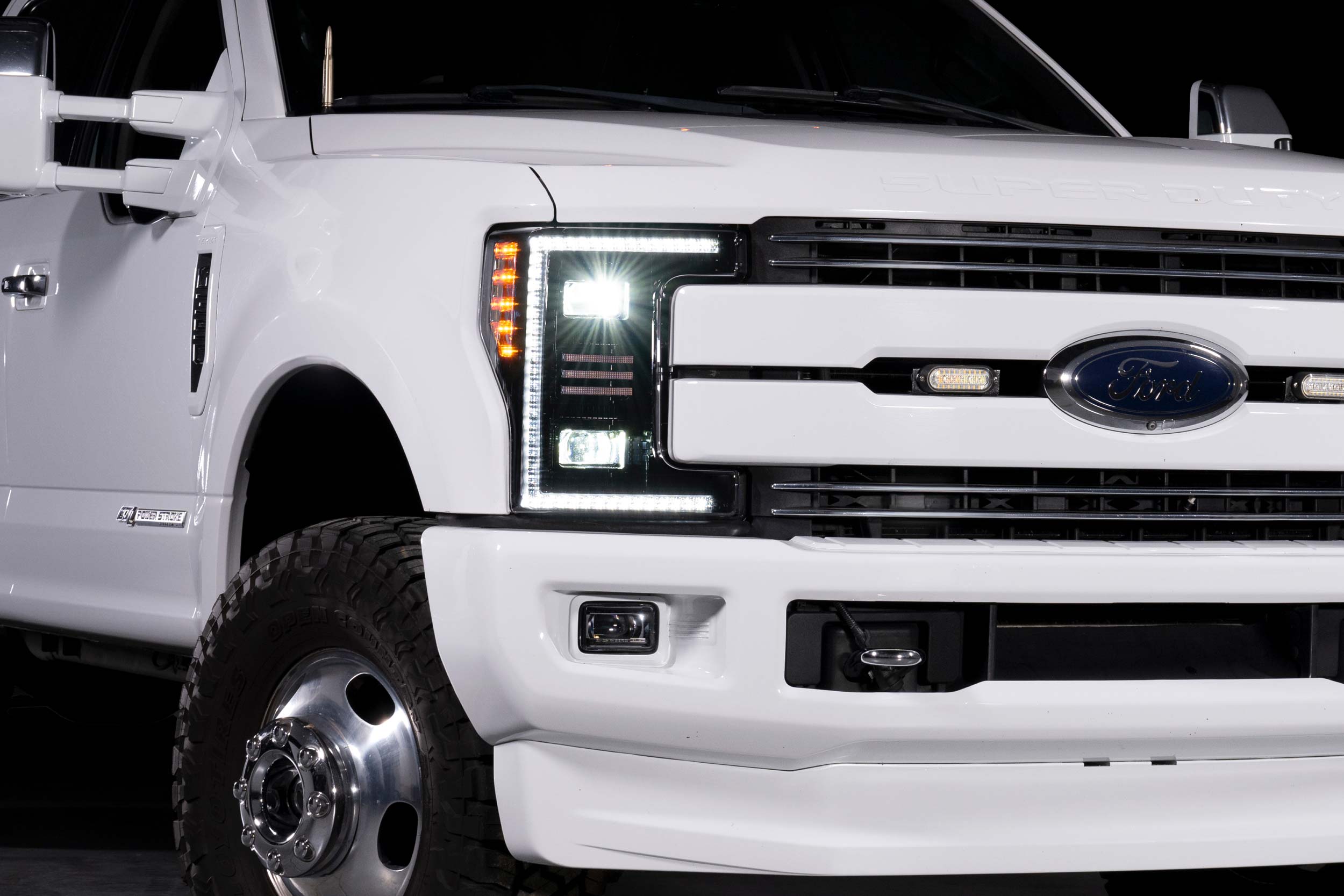 17-19 Ford Super Duty Hybrid Heads and Smoked Tails-3