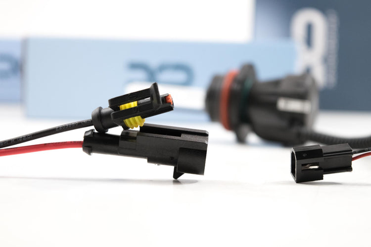 9004/9007 Bi-Xenon: XTR HID Bulbs (Pair)-2