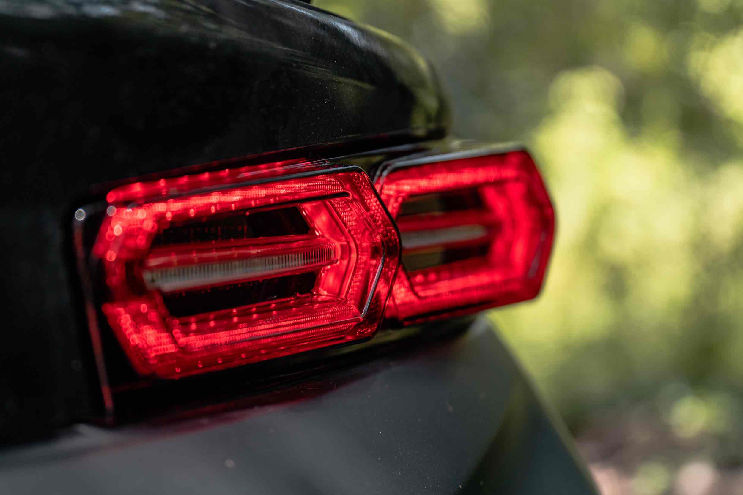 Chevrolet Camaro (16-18) (Pair / Facelift / Red): Morimoto XB LED Tails-5