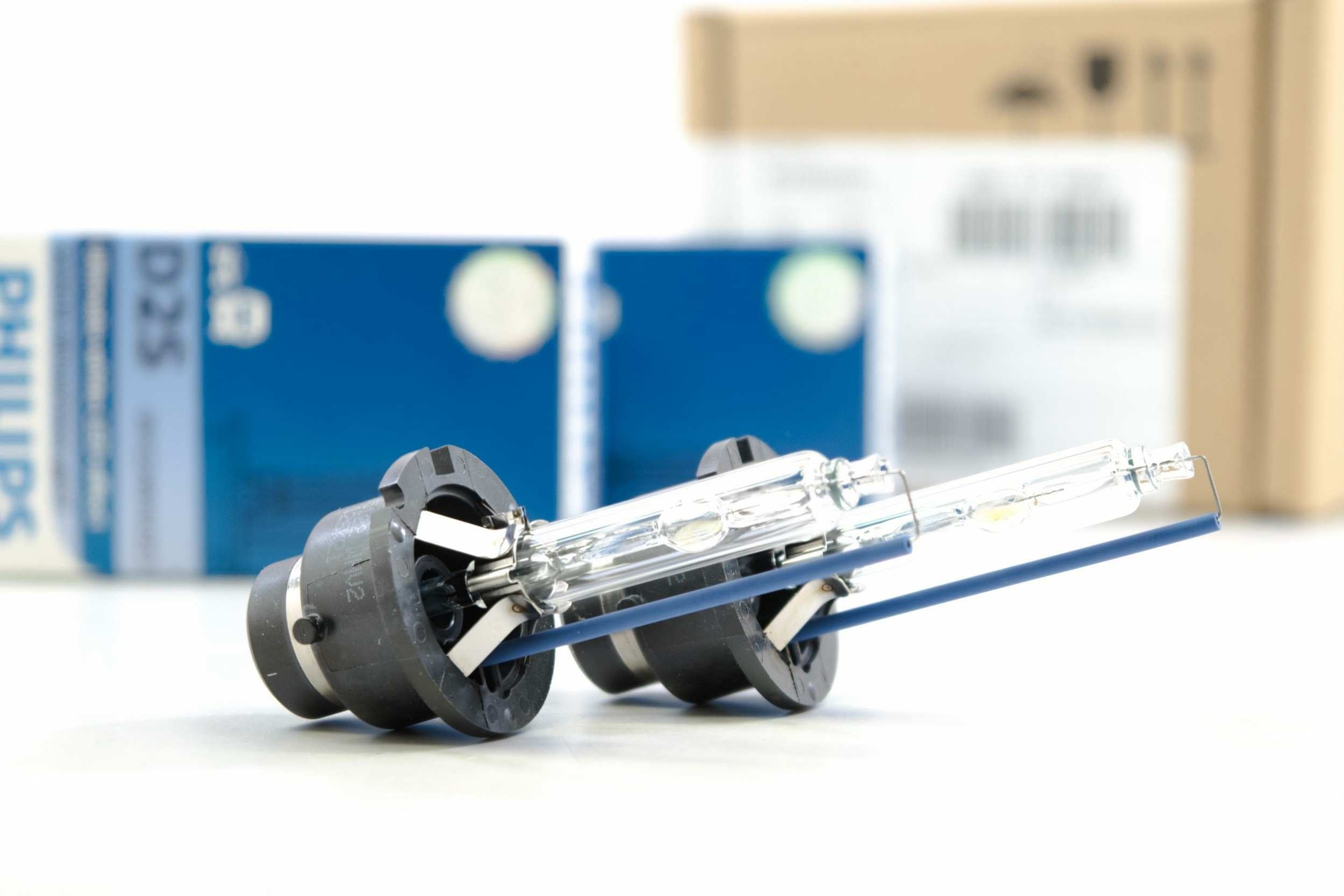 D2S: Philips 85122 WHV2 (5000K)-8