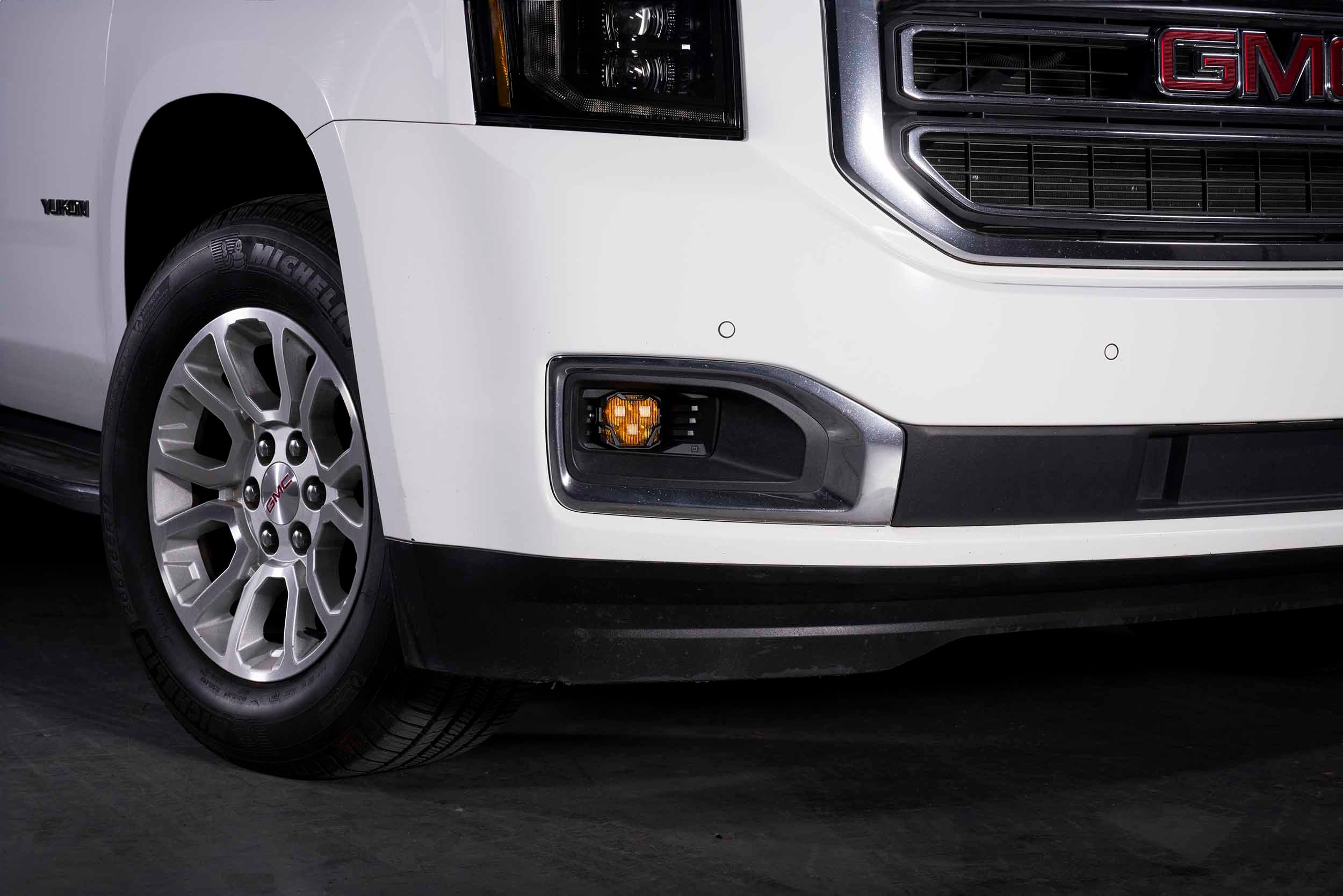 Morimoto 4Banger Fog Light Kit: 07-14 Silverado HD-6