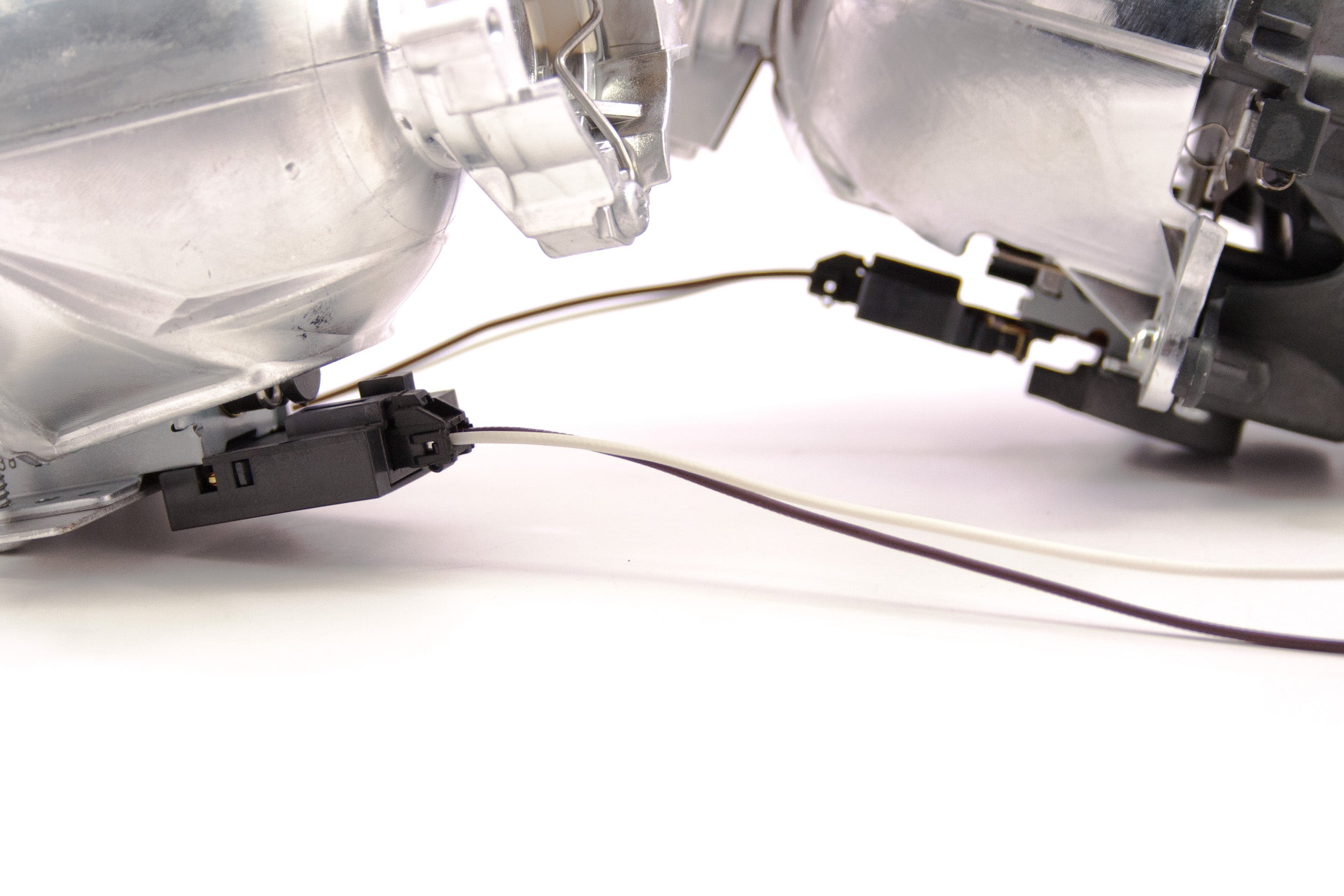 Pigtail: Koito Bi-xenon Solenoid Input (Single)-5